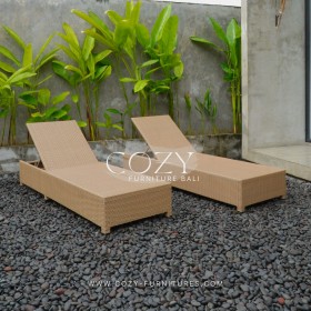 Pool Lounger Type 06 HONEY WICKER