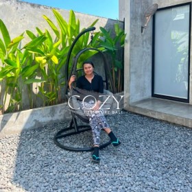 FOR RENT - HANGING CHAIR - OUTDOOR INDOOR 